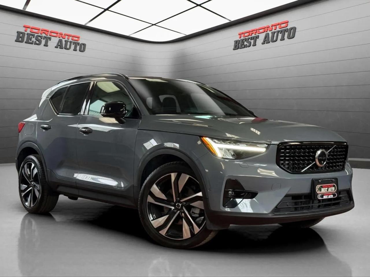 Used 2023 Volvo XC40 |B5|AWD|Plus Dark Theme|No Accident|One Owner| for sale in Toronto, ON