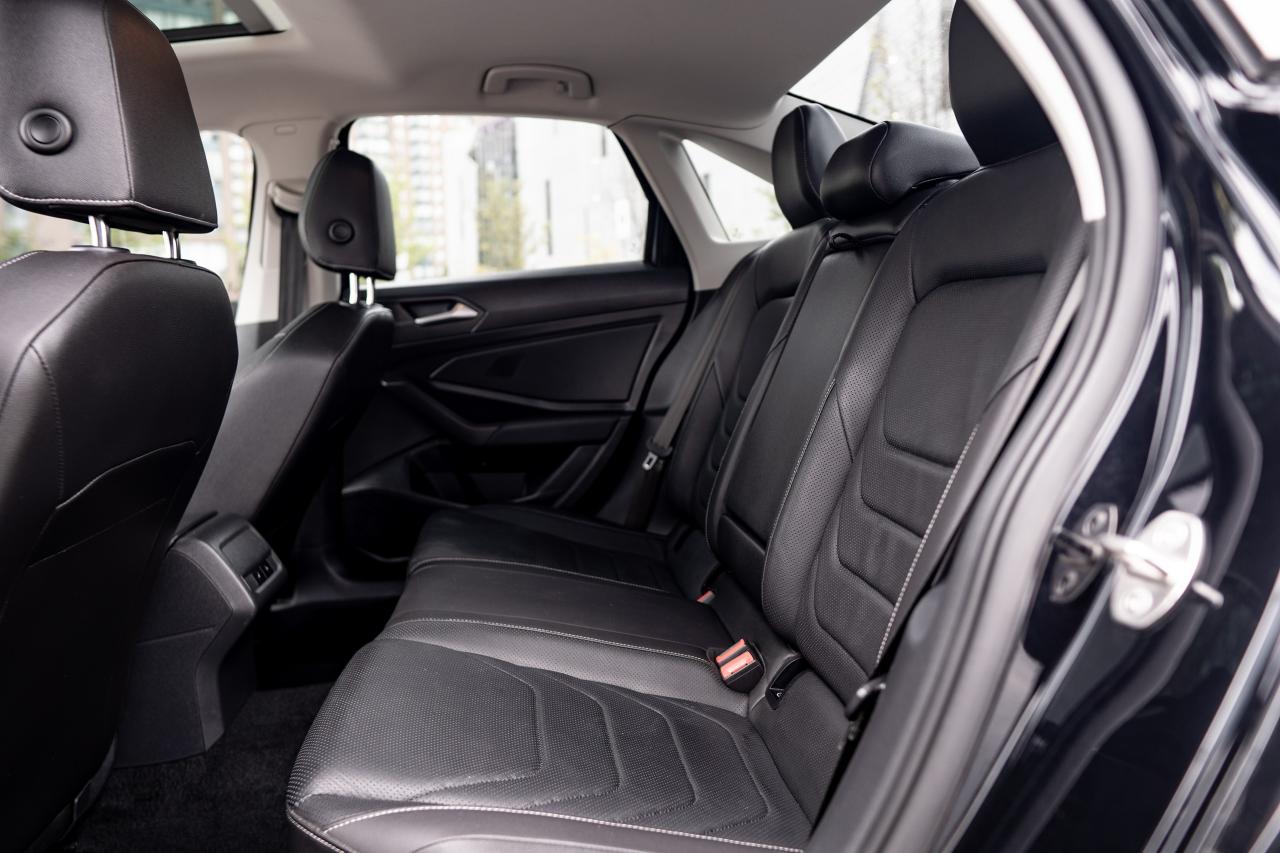 2021 Volkswagen Jetta Execline | NO ACCIDENT | CLEAN CARFAX | - Photo #9