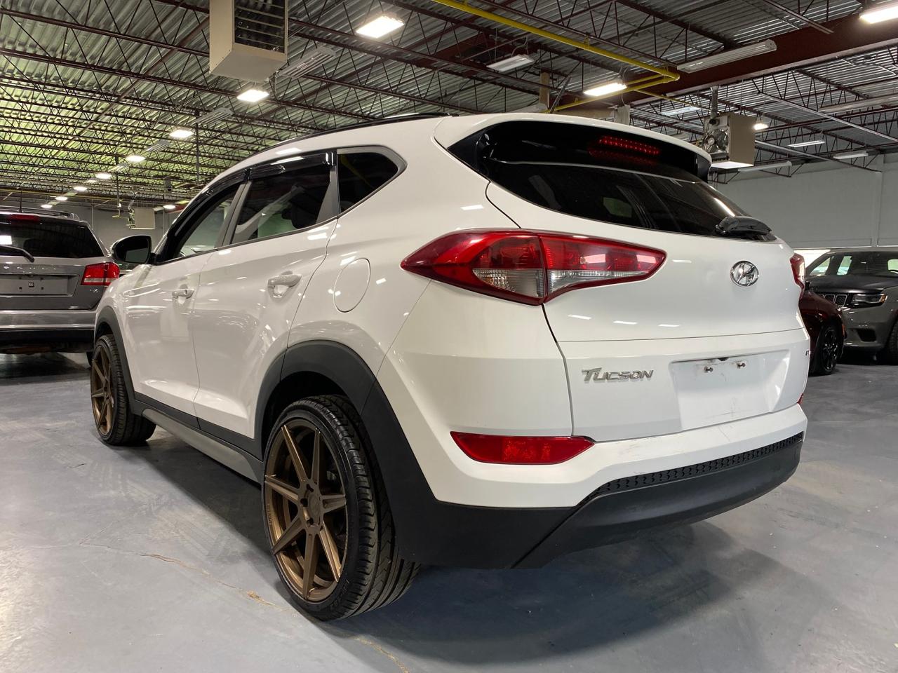 2017 Hyundai Tucson SE - Photo #3