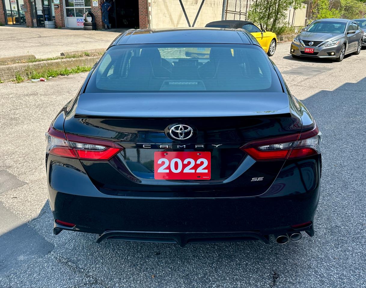 2022 Toyota Camry SE Photo4