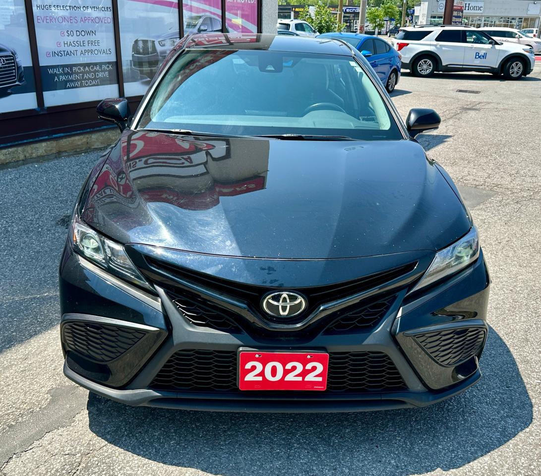 2022 Toyota Camry SE Photo2