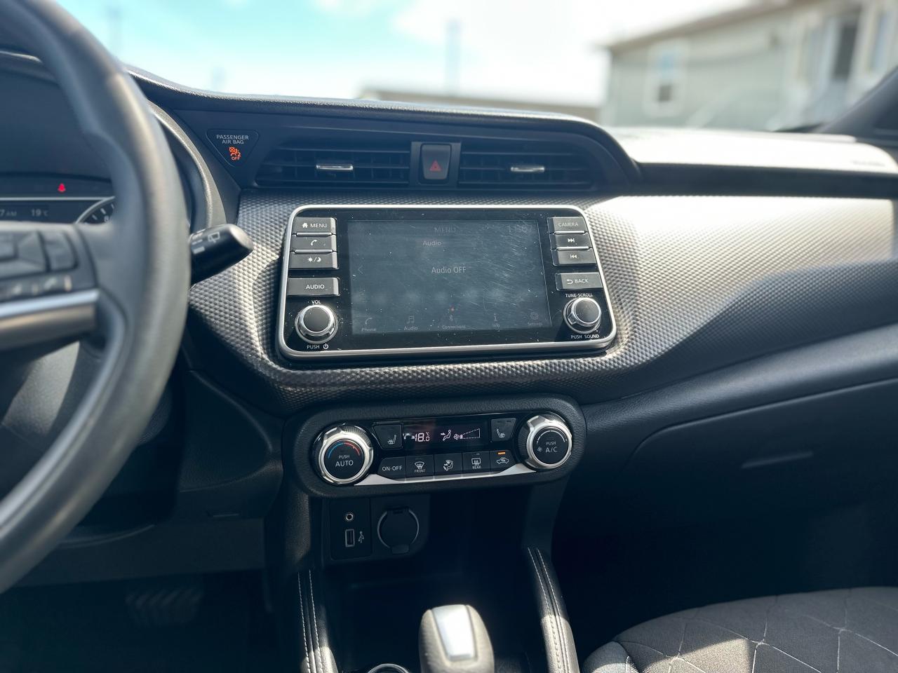 2018 Nissan Kicks SV AWD Photo5