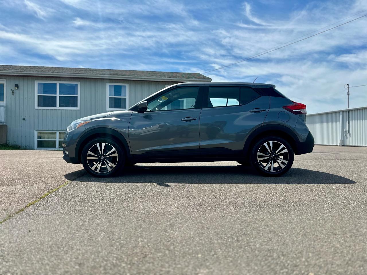 2018 Nissan Kicks SV AWD Photo3