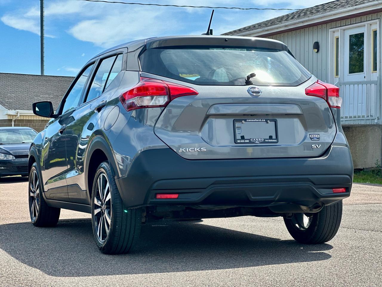 2018 Nissan Kicks SV AWD Photo5