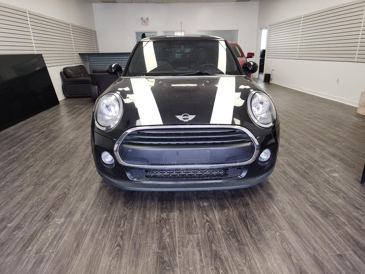 2018 MINI Cooper COOPER CLEAN CARFAX NO ACCIDENTS - Photo #2