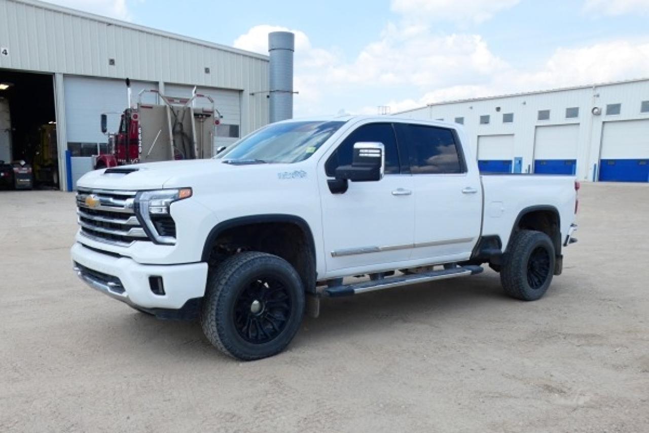 2024 Chevrolet Silverado 2500 High Country DURA DSL w/H&C L, S/R, NAV, BUC - Photo #2