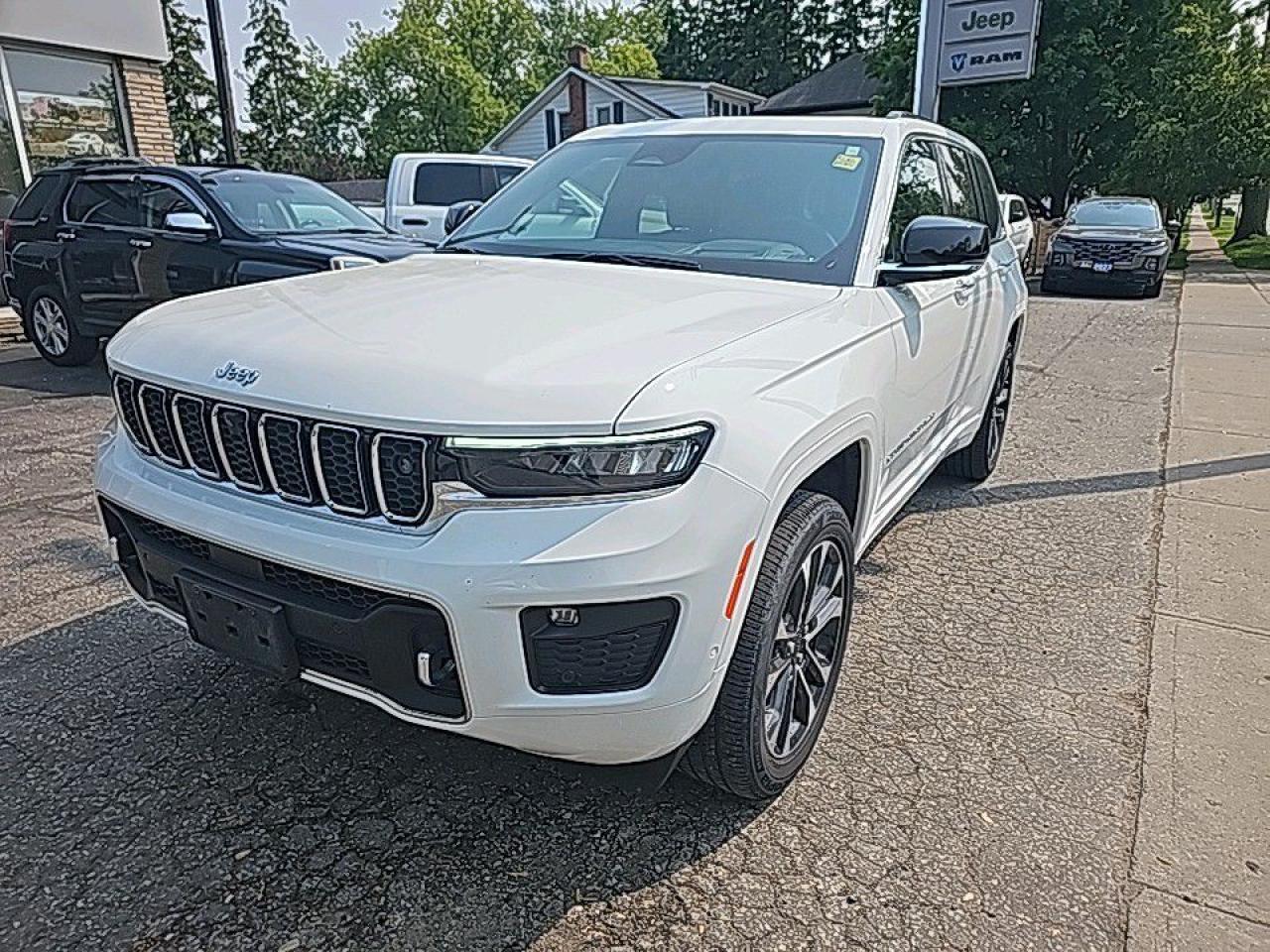 Used 2022 Jeep Grand Cherokee Just arrived, this is a beautiful Overland model. for sale in New Hamburg, ON