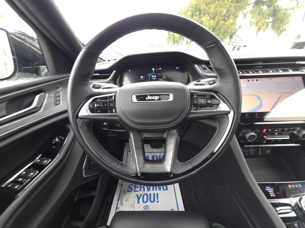 2022 Jeep Grand Cherokee Overland NAV! NAPPA LEATHER! LOW KMS! Photo