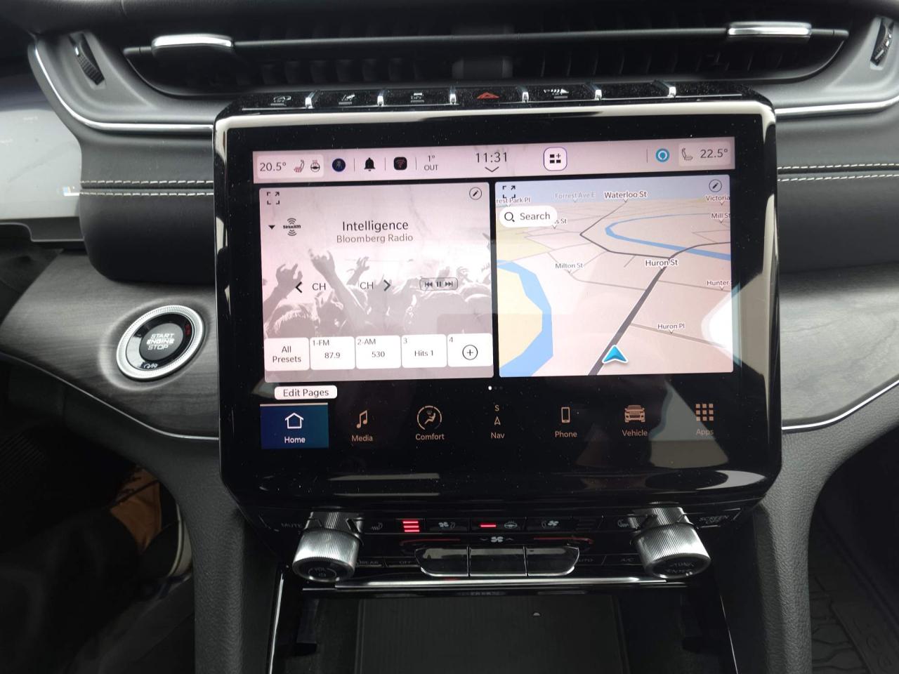 2022 Jeep Grand Cherokee Overland NAV! NAPPA LEATHER! LOW KMS! Photo