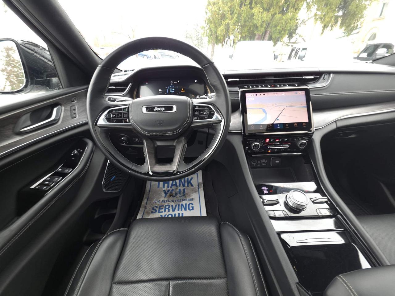 2022 Jeep Grand Cherokee Overland NAV! NAPPA LEATHER! LOW KMS! Photo