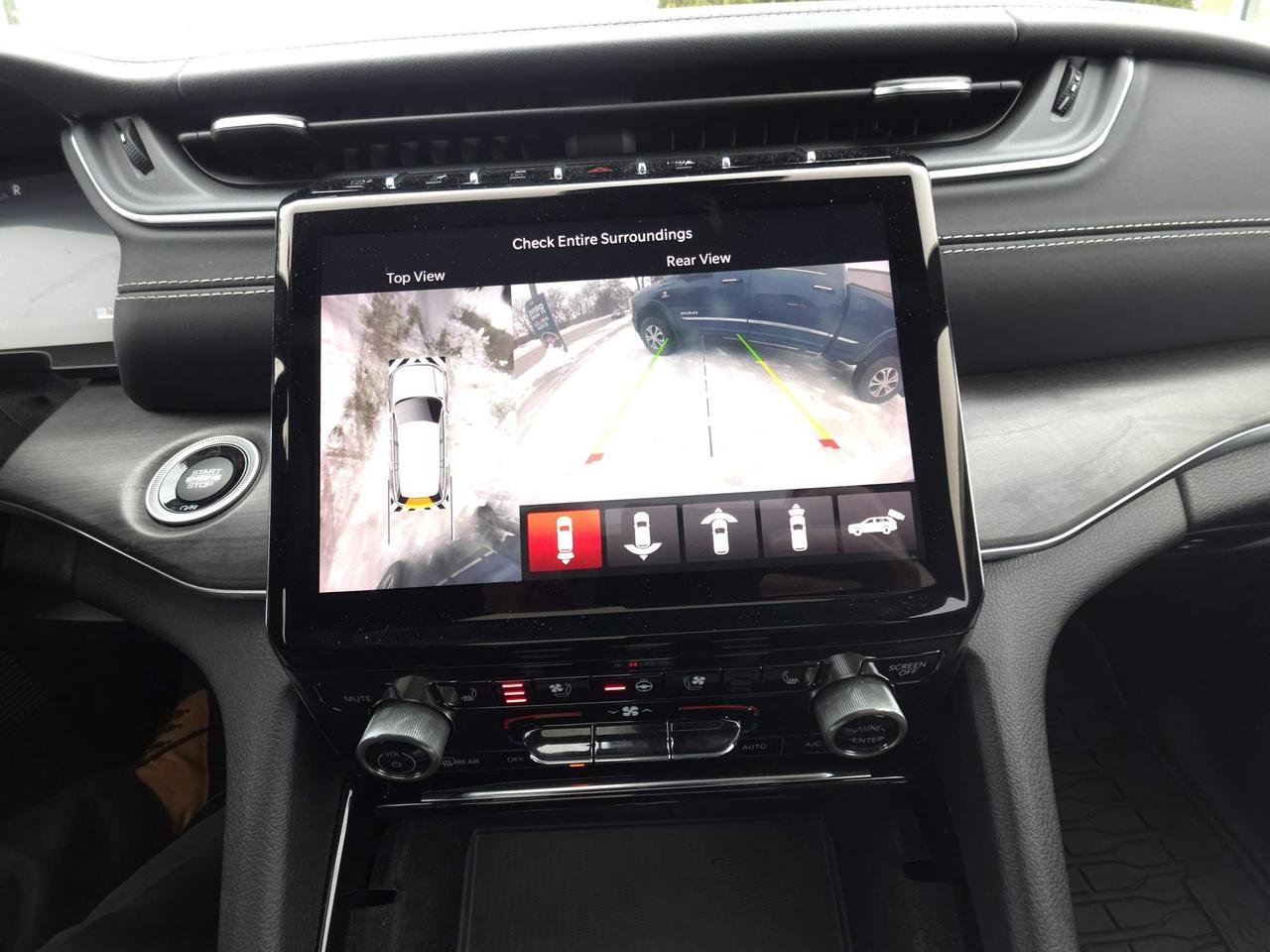 2022 Jeep Grand Cherokee Overland NAV! NAPPA LEATHER! LOW KMS! Photo