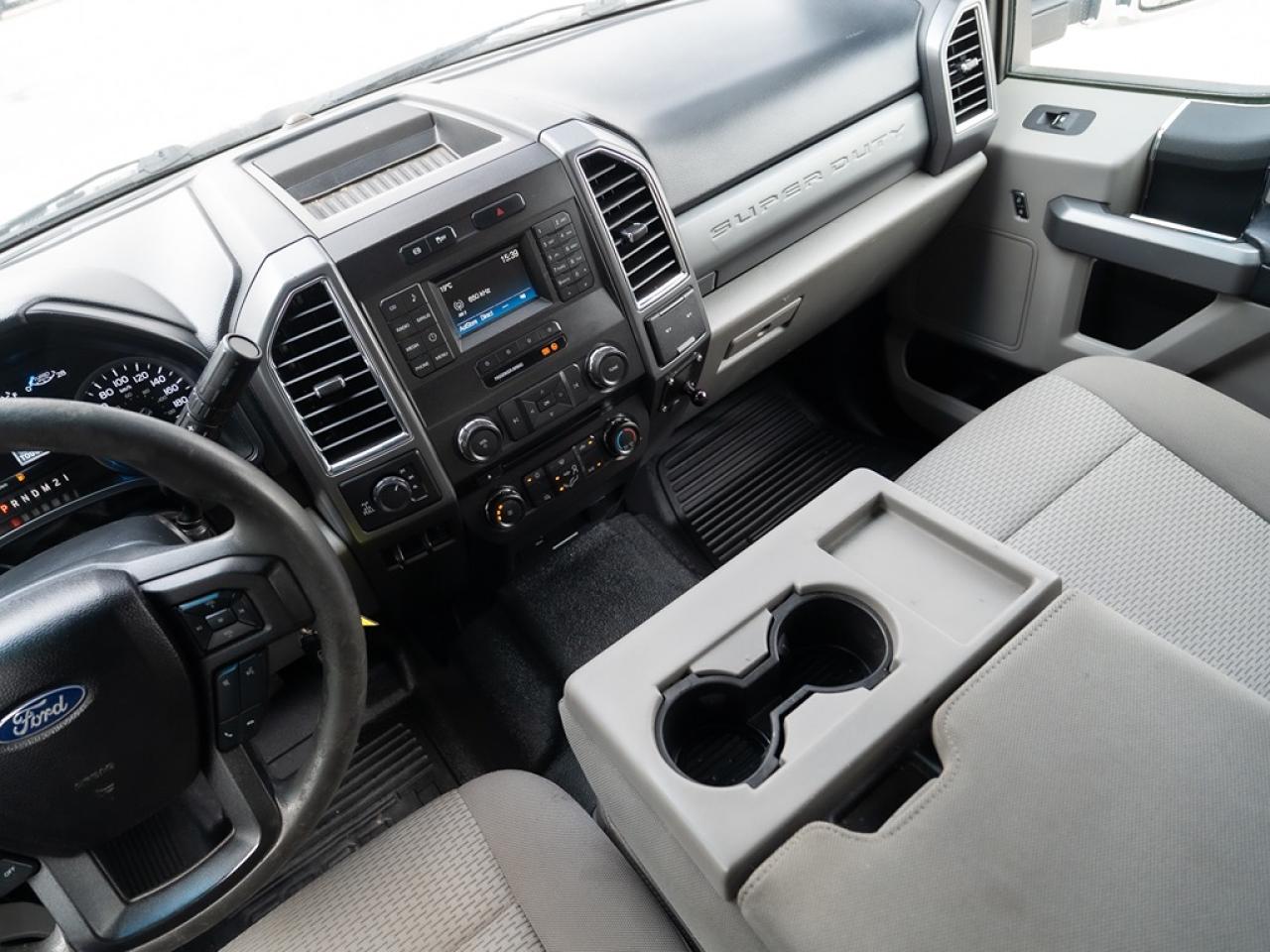 2017 Ford F-350 XLT Photo9