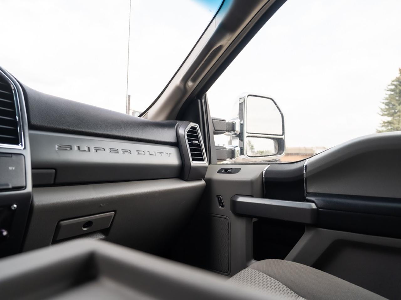 2017 Ford F-350 XLT Photo15