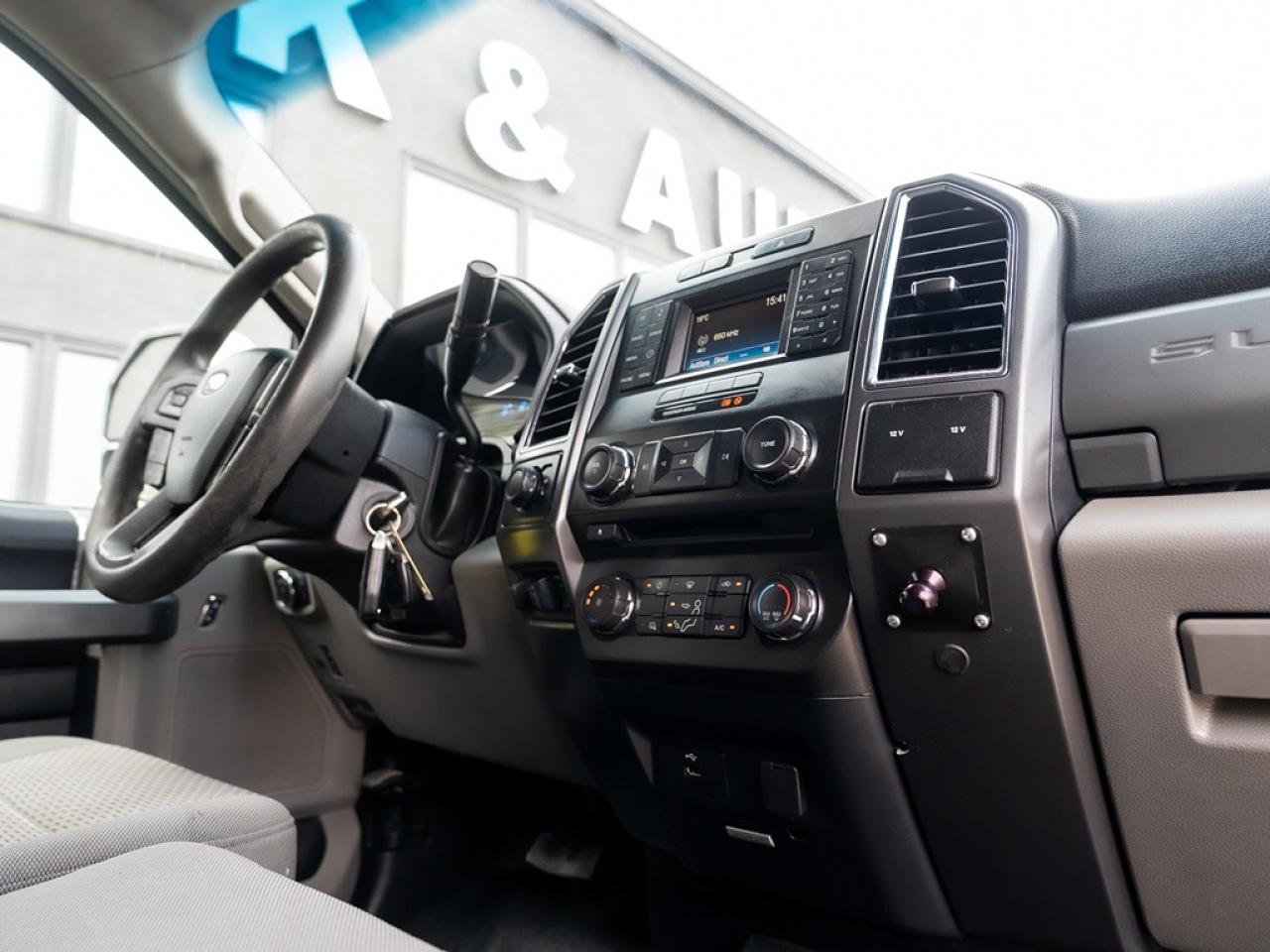2017 Ford F-350 XLT Photo22