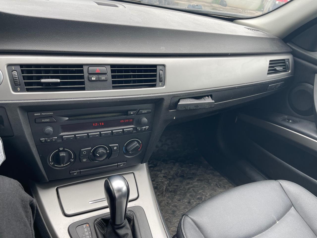 2006 BMW 3 Series 323i - Photo #6