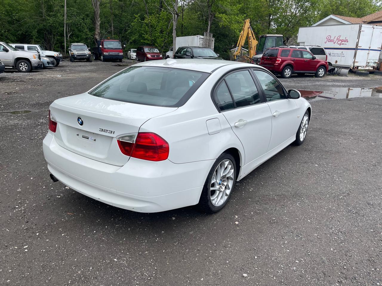 2006 BMW 3 Series 323i - Photo #3