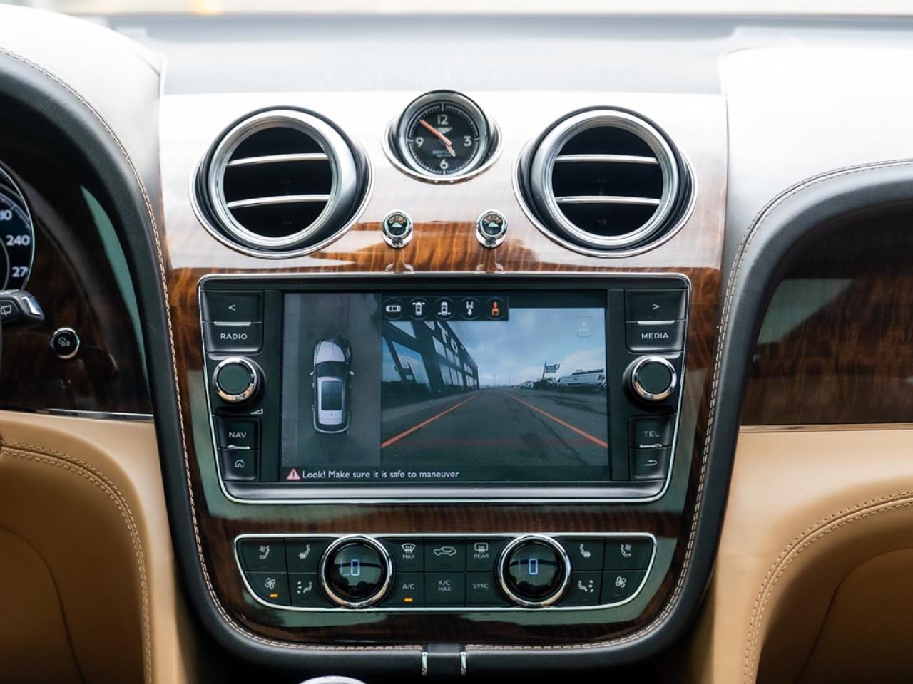 2017 Bentley Bentayga W12 First Edition Bentayga Photo8