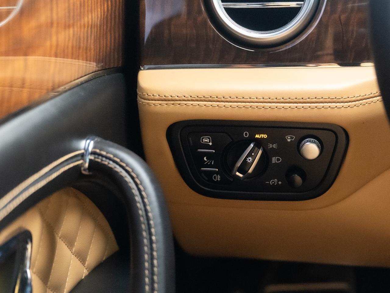 2017 Bentley Bentayga W12 First Edition Bentayga Photo12