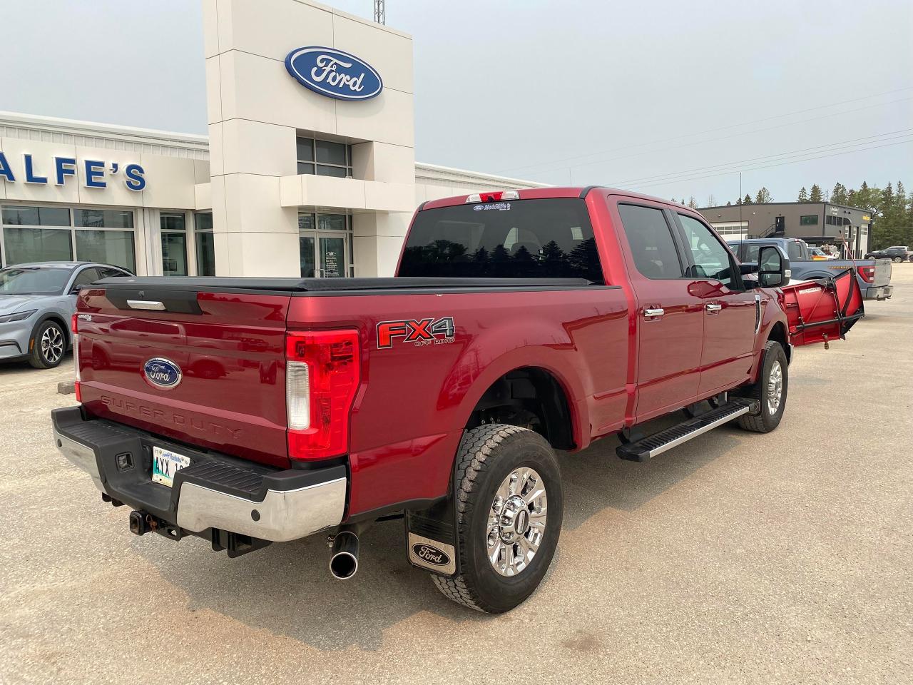 2018 Ford F-250 XLT - SNOW PLOW INCLUDED Photo5
