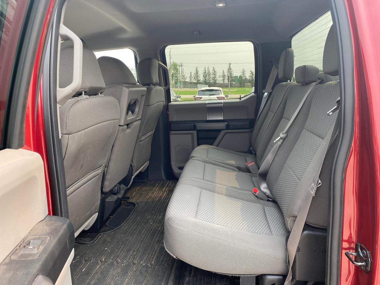 2018 Ford F-250 XLT - SNOW PLOW INCLUDED Photo5