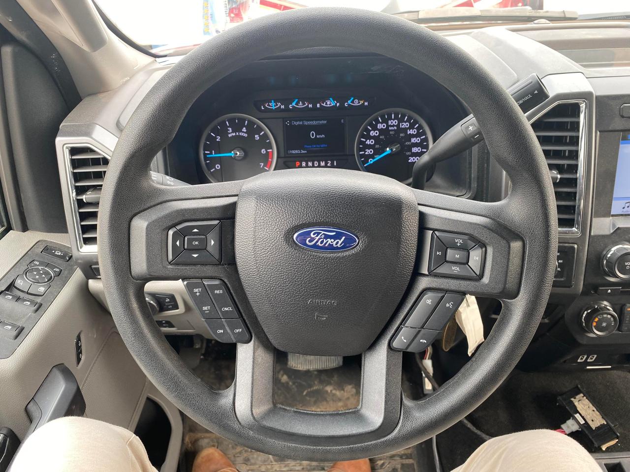 2018 Ford F-250 XLT - SNOW PLOW INCLUDED Photo5