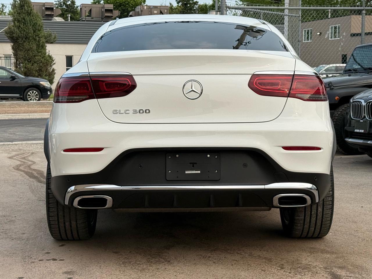 2022 Mercedes-Benz GLC-Class GLC 300 COUPE AMG|RED SEATS|NAVI|SUNROOF|BACKUP - Photo #4