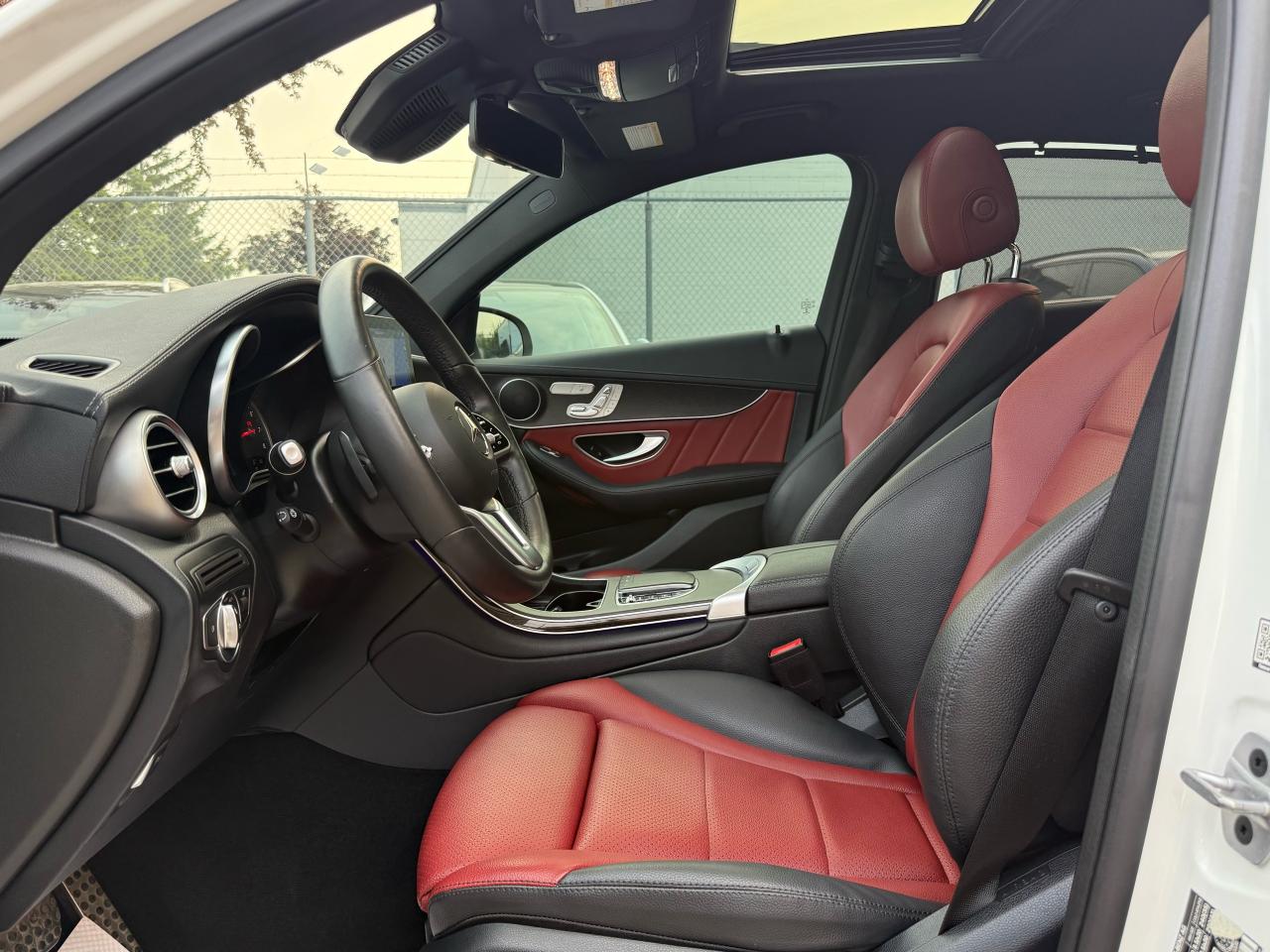2022 Mercedes-Benz GLC-Class GLC 300 COUPE AMG|RED SEATS|NAVI|SUNROOF|BACKUP - Photo #5
