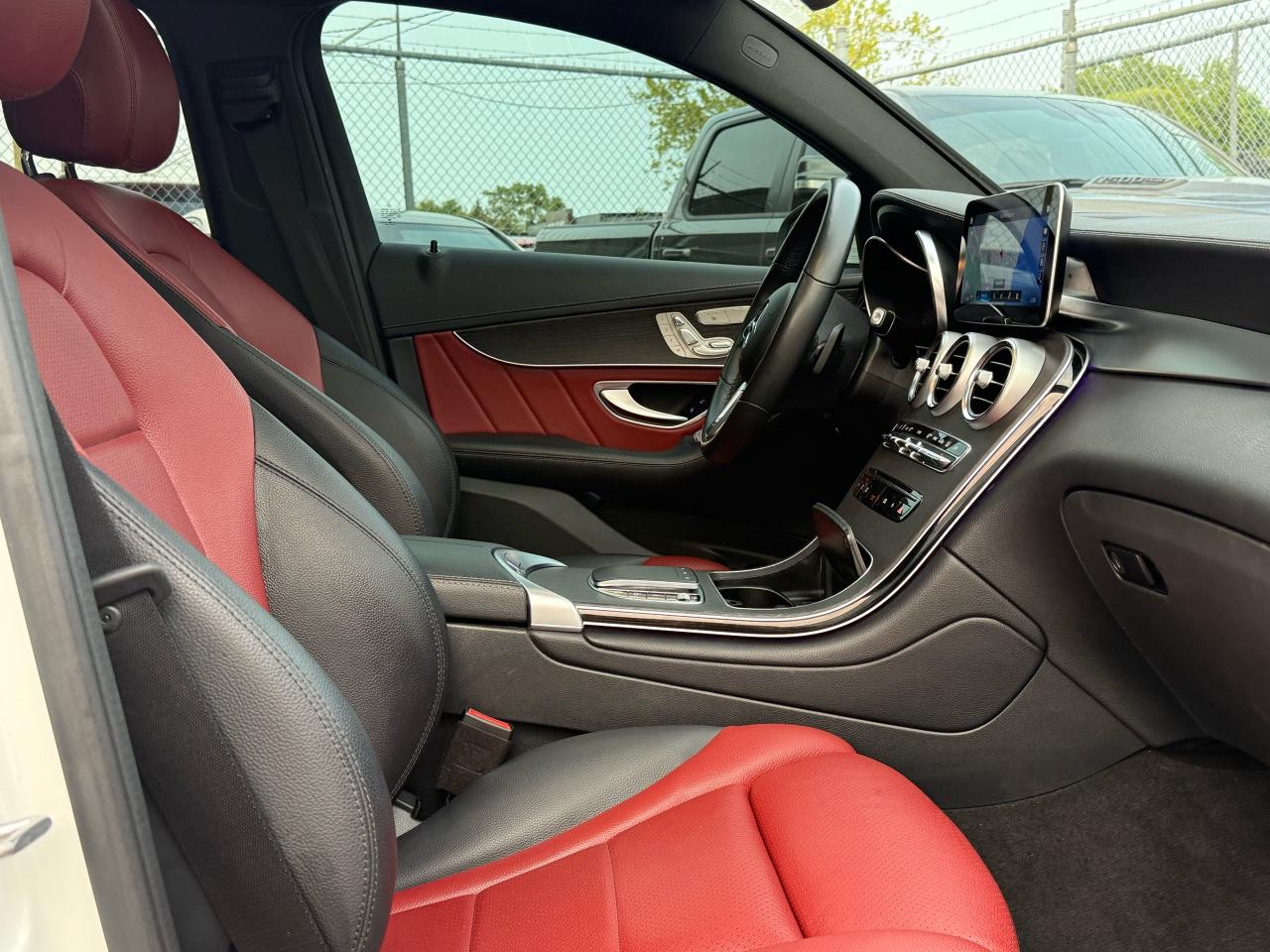 2022 Mercedes-Benz GLC-Class GLC 300 COUPE AMG|RED SEATS|NAVI|SUNROOF|BACKUP - Photo #11