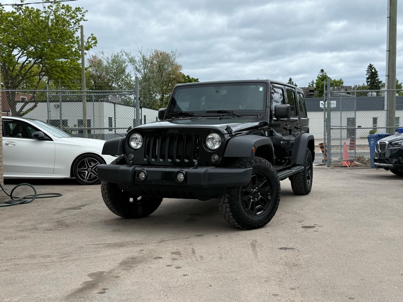 Used 2016 Jeep Wrangler 4WD 4dr Unlimited Sahara for sale in Oakville, ON