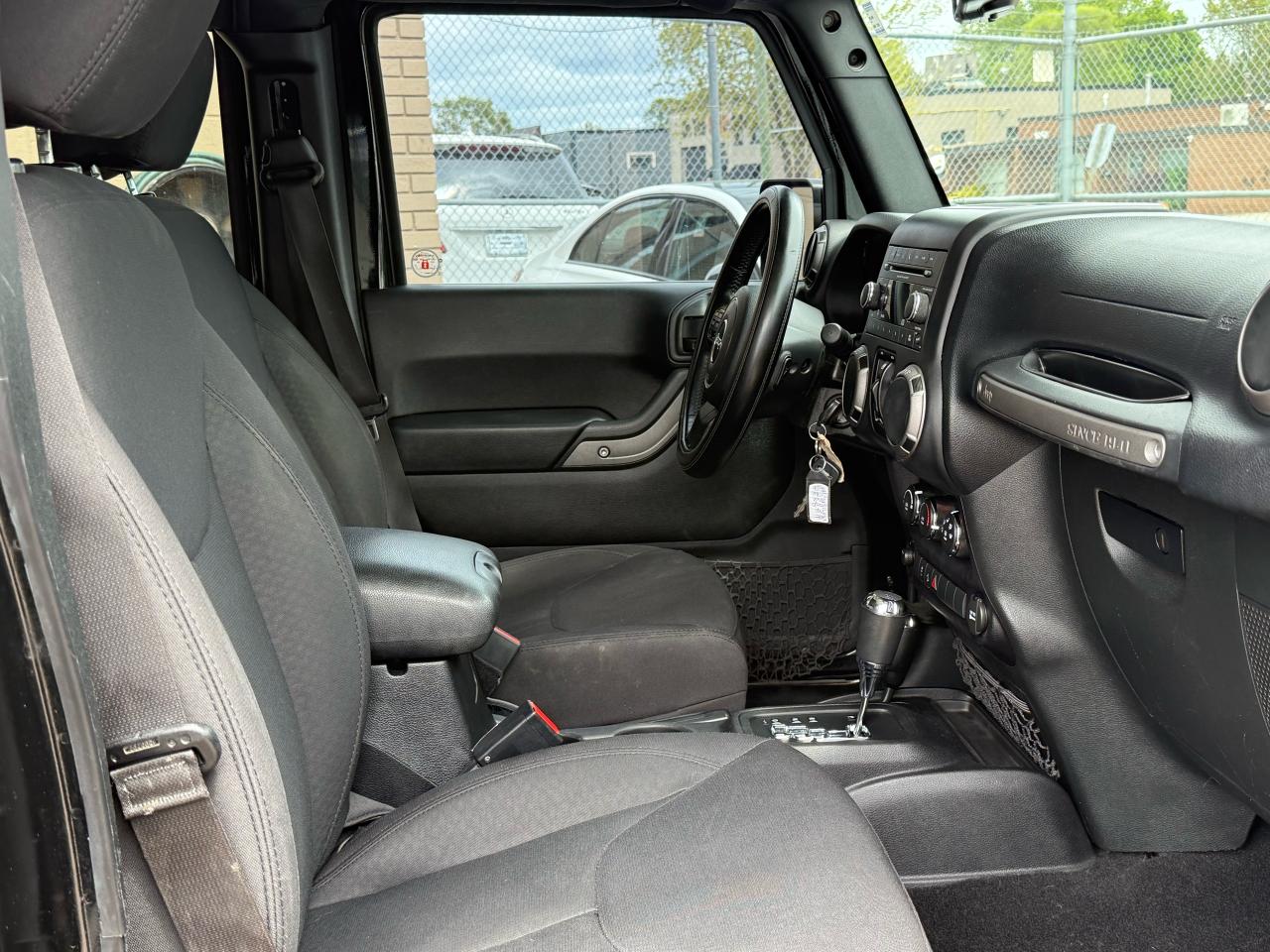 2016 Jeep Wrangler 4WD 4dr Unlimited Sahara - Photo #11