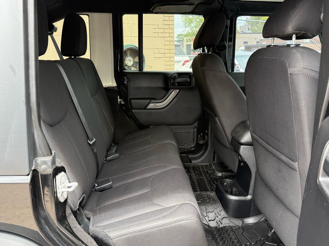 2016 Jeep Wrangler 4WD 4dr Unlimited Sahara - Photo #12