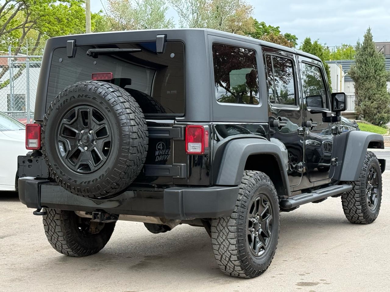 2016 Jeep Wrangler 4WD 4dr Unlimited Sahara - Photo #3