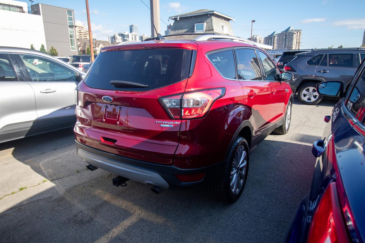 2018 Ford Escape Titanium 4WD Photo4