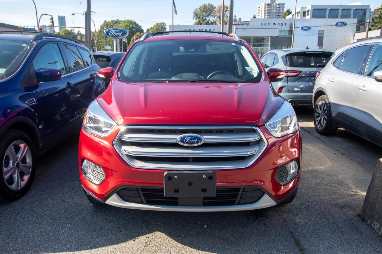 2018 Ford Escape Titanium 4WD Photo2