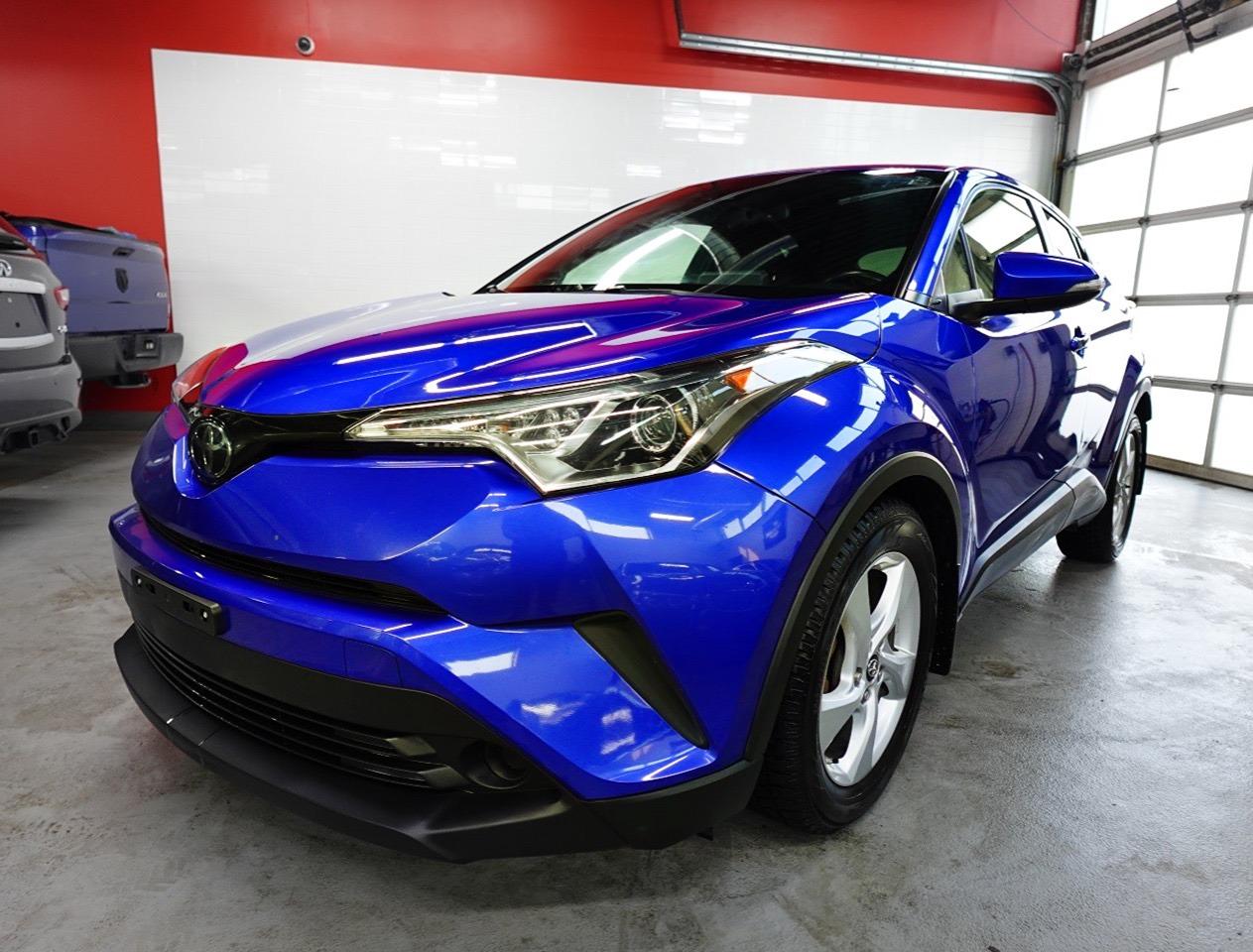 2019 Toyota C-HR XLE MODEL,NO ACCIDENT ,SERVICE  RECORDS.LOW KM - Photo #3