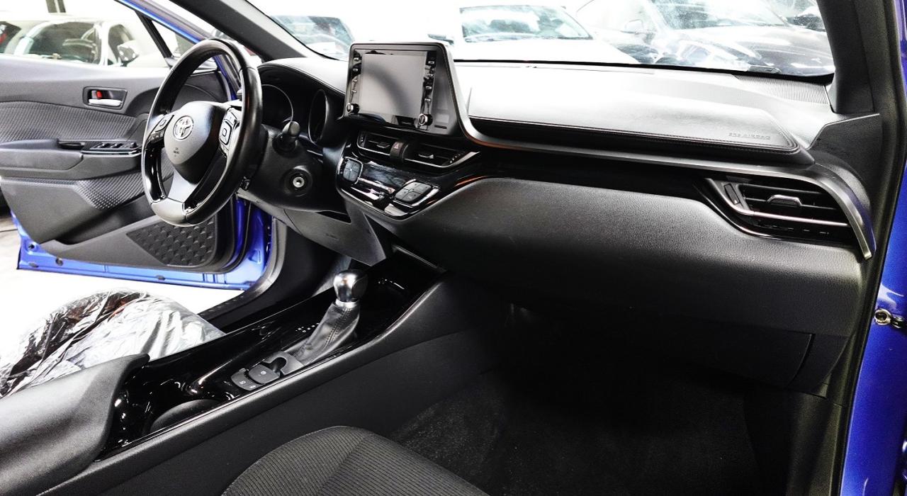 2019 Toyota C-HR XLE MODEL,NO ACCIDENT ,SERVICE  RECORDS.LOW KM - Photo #17