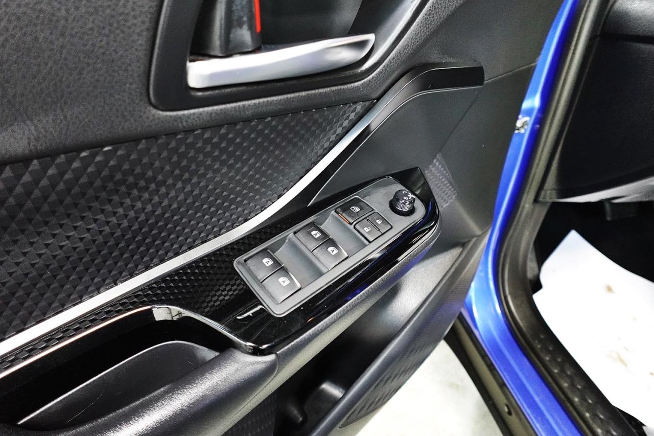 2019 Toyota C-HR XLE MODEL,NO ACCIDENT ,SERVICE  RECORDS.LOW KM - Photo #13