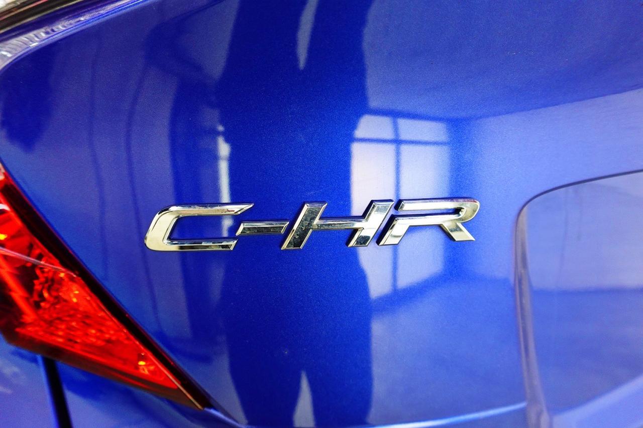 2019 Toyota C-HR XLE MODEL,NO ACCIDENT ,SERVICE  RECORDS.LOW KM - Photo #7