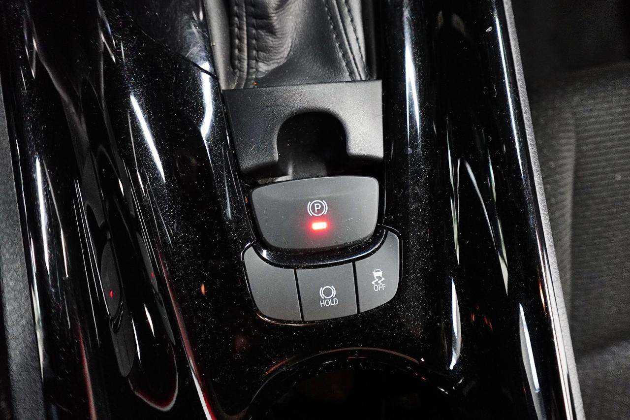 2019 Toyota C-HR XLE MODEL,NO ACCIDENT ,SERVICE  RECORDS.LOW KM - Photo #25