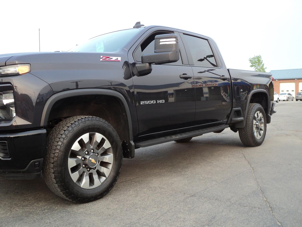 2024 Chevrolet Silverado 2500 Custom CrewCab 4WD Z71 6.6L8cylGas 6'10"Box 159"WB - Photo #23