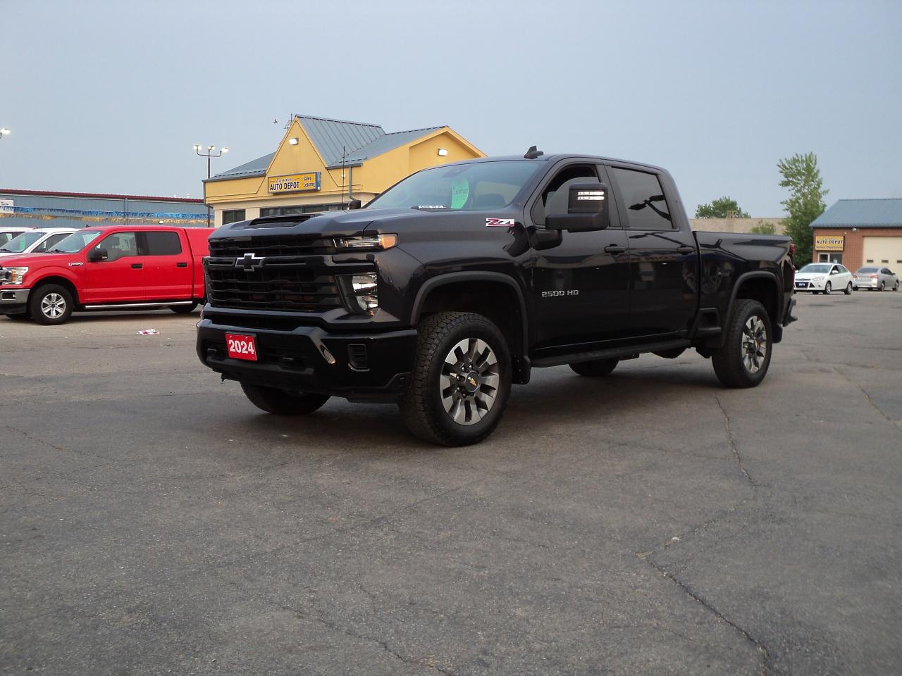 2024 Chevrolet Silverado 2500 Custom CrewCab 4WD Z71 6.6L8cylGas 6'10"Box 159"WB