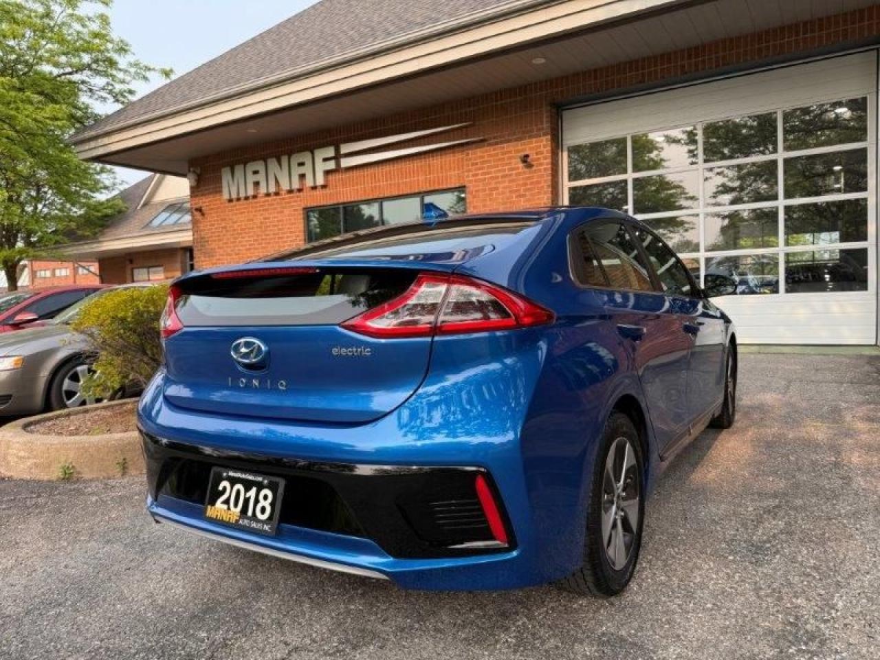 2018 Hyundai IONIQ Limited Electric Photo3