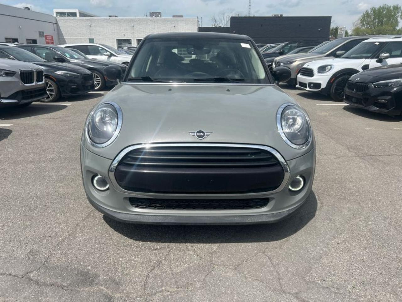2021 MINI HARDTOP 4 DOOR LEATHER/NAVIGATION/SUNROOF/AUTO/COMING SOON!! - Photo #2