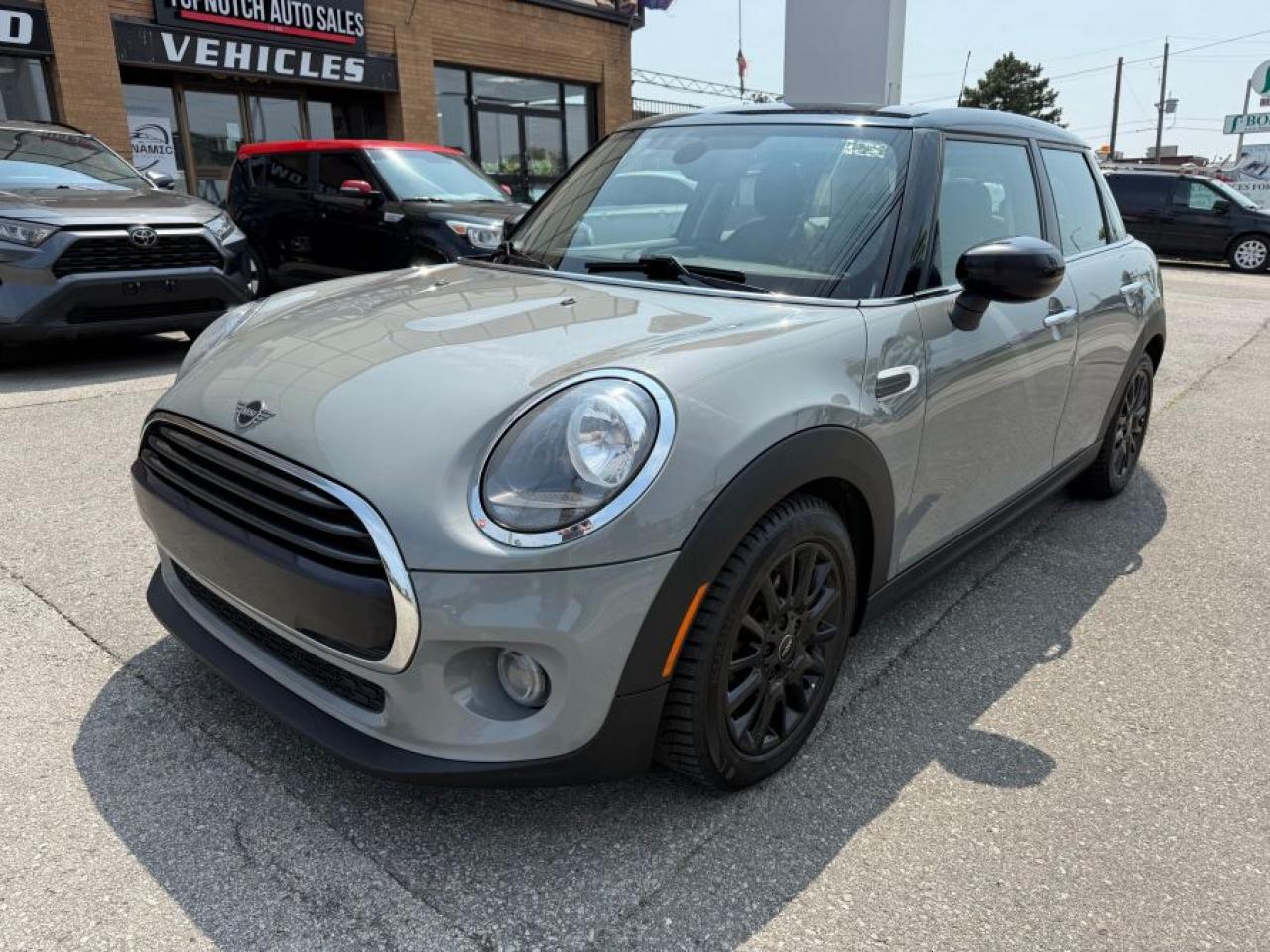 Used 2021 MINI Hardtop 5 DOOR COOPER/LEATHER/NAVIGATION/SUNROOF/AUTO for sale in North York, ON