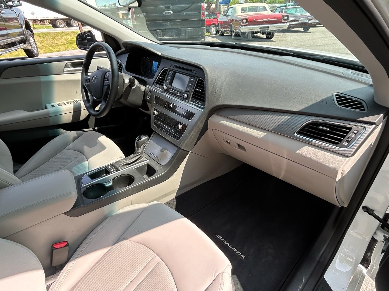 2015 Hyundai Sonata 2.4L GLS - Photo #16