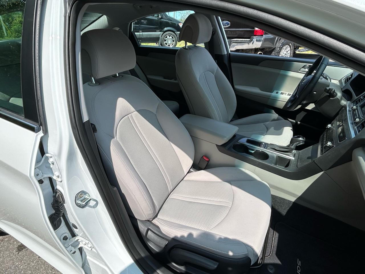 2015 Hyundai Sonata 2.4L GLS - Photo #17