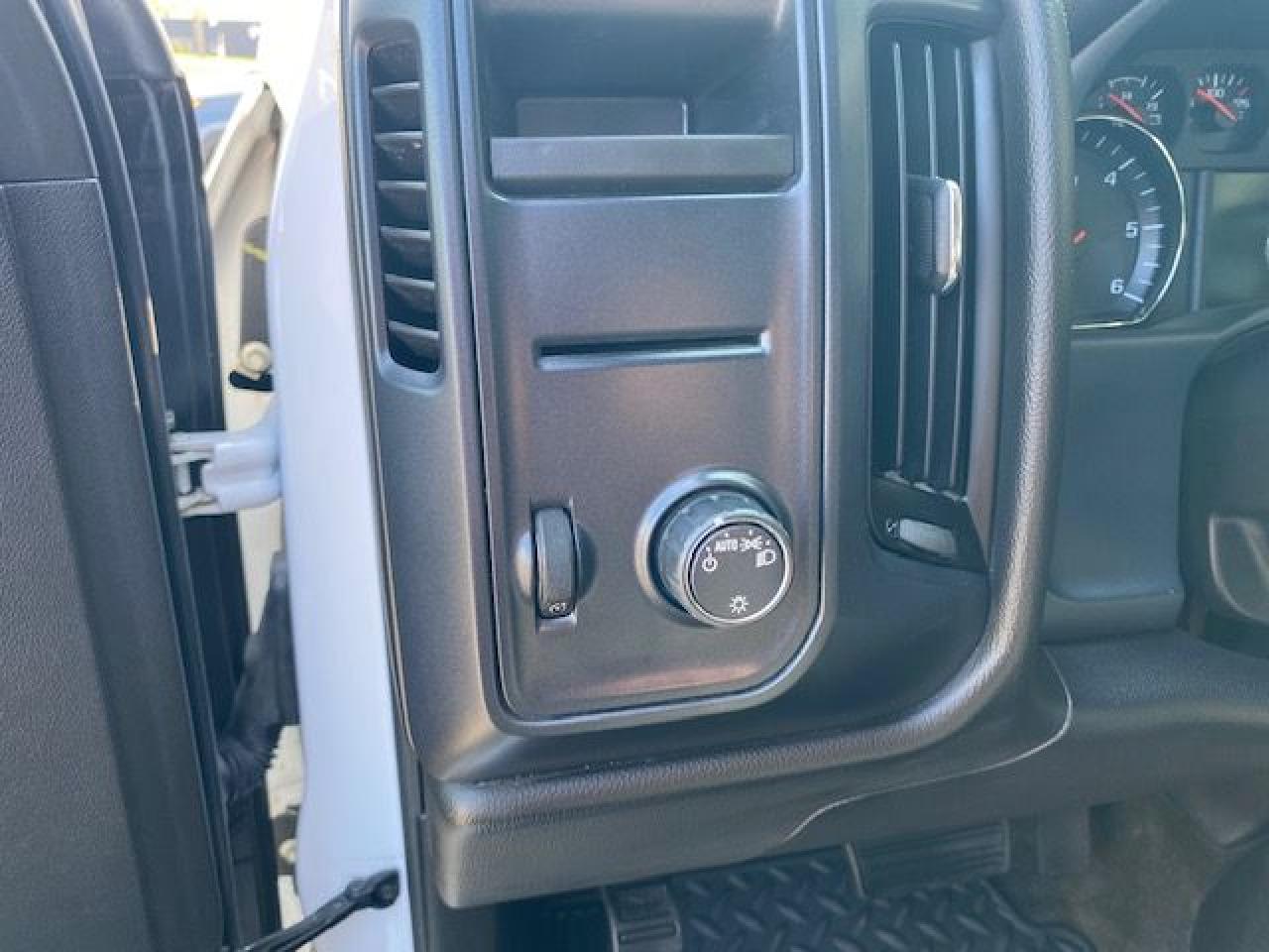 2018 Chevrolet Silverado 1500 Custom - Photo #11