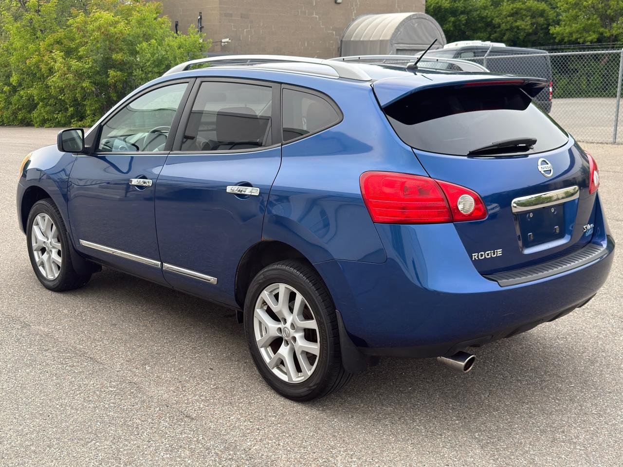 2011 Nissan Rogue SV - Photo #7