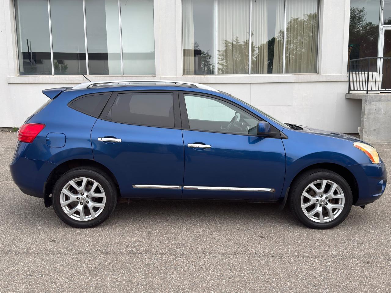 2011 Nissan Rogue SV - Photo #4