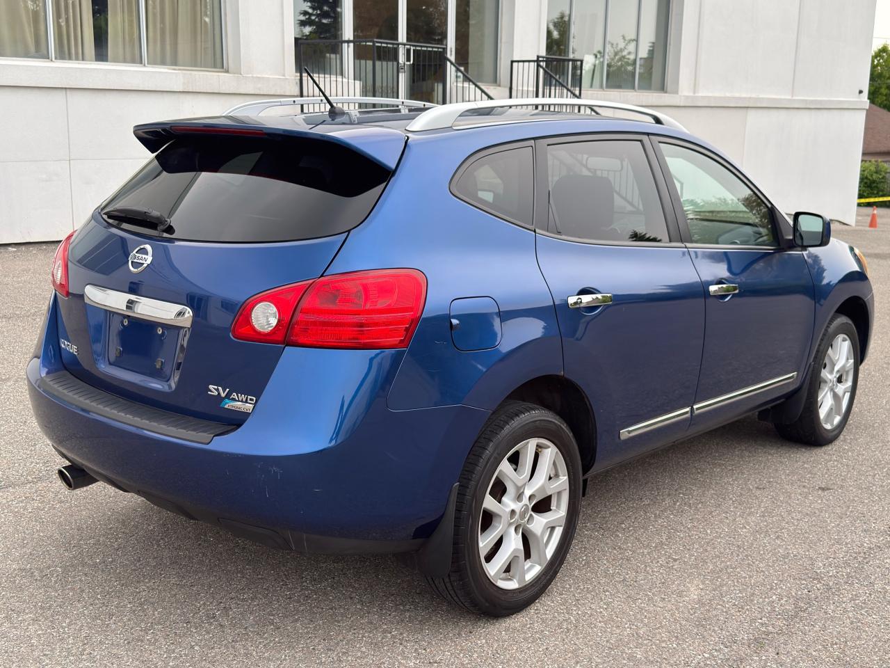 2011 Nissan Rogue SV - Photo #5